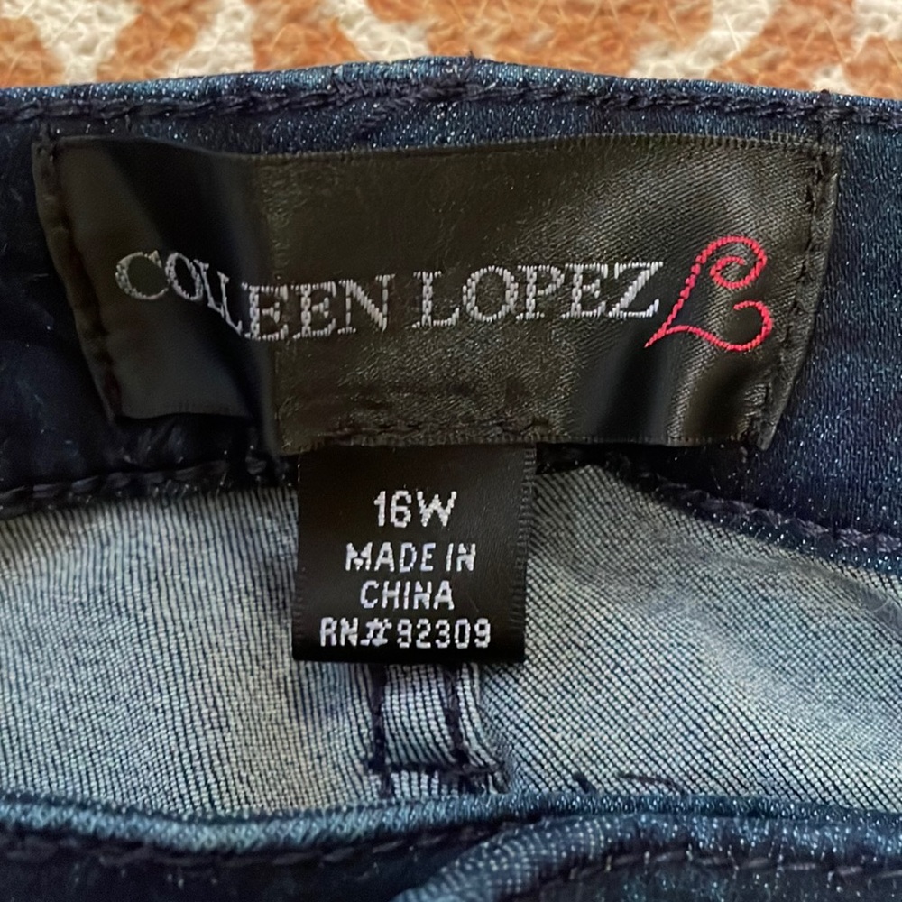 Colleen Lopez - Picture 6 of 6
